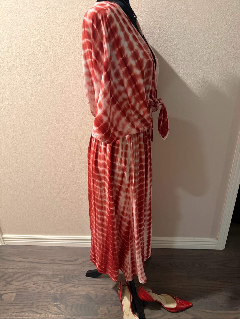 Tie-Dye Red Midi Dress with Front Tie - Picture 4 of 7